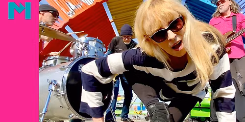 Bettie Serveert in Hengelo in Overijssel