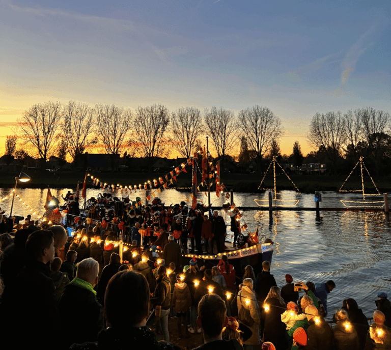 Intocht Sinterklaas in Hardenberg — familie-kids in Overijssel